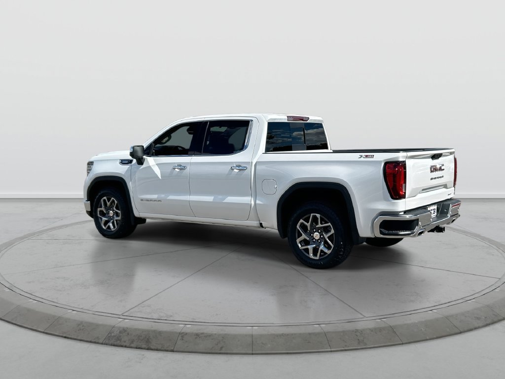 Used 2023 GMC Sierra 1500 SLT w/ SLT Premium Package AWD/4WD image 6