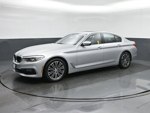 Used 2018 BMW 530i xDrive AWD/4WD image 3