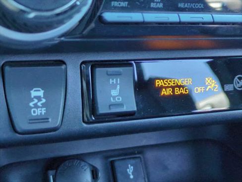 Certified 2020 Toyota RAV4 XSE w/ XSE Grade Weather Package AWD/4WD image 22
