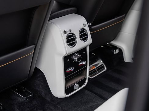 Used 2024 Rolls-Royce Cullinan image 47