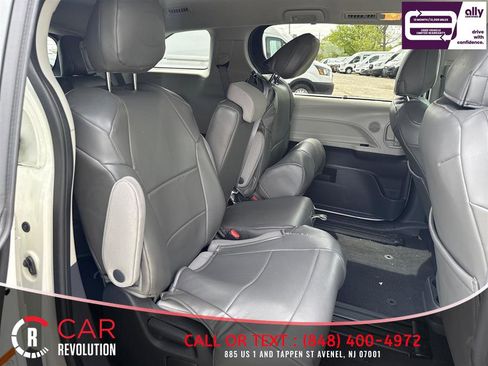 Used 2022 Toyota Sienna LE FWD image 7