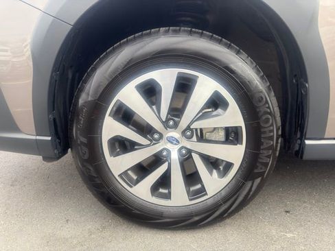 Used 2023 Subaru Outback Premium AWD/4WD image 29