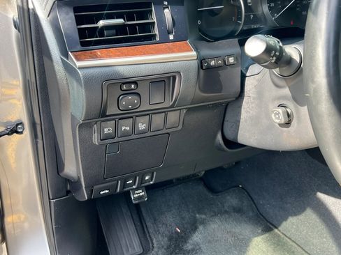 Used 2018 Lexus ES 350 w/ Luxury Package w/Wood Trim image 13