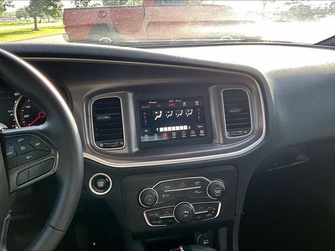 Used 2022 Dodge Charger SXT RWD image 6