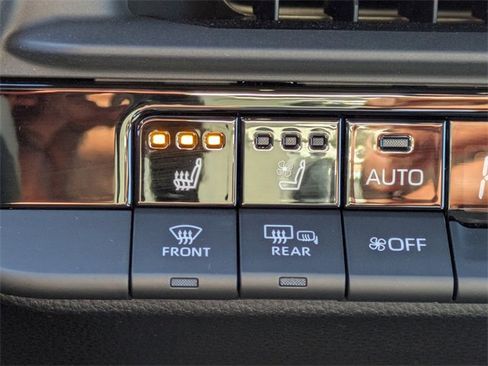 Certified 2025 Toyota Crown Limited image 23