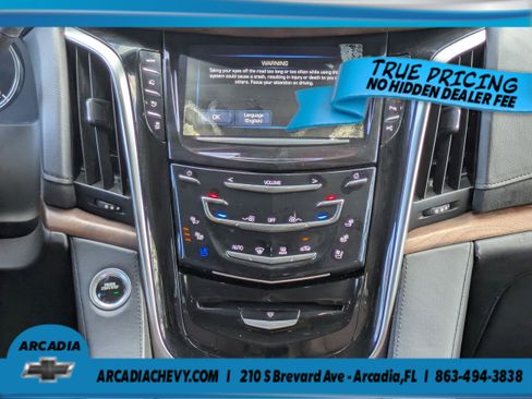 Used 2020 Cadillac Escalade ESV Premium Luxury AWD/4WD image 22