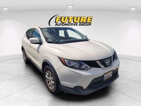 Used 2019 Nissan Rogue Sport S FWD image 1