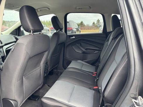 Used 2019 Ford Escape SE image 11