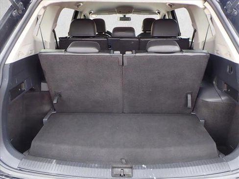 Used 2021 Volkswagen Tiguan SE image 8