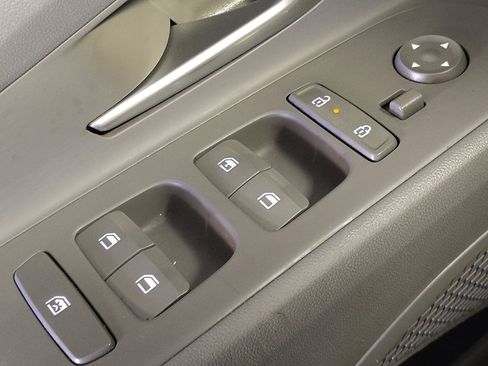 Used 2025 Hyundai Elantra SE FWD image 27