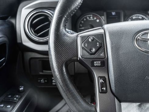 Used 2018 Toyota Tacoma TRD Off-Road image 22