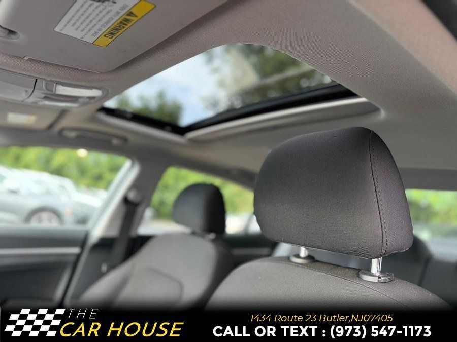 Used 2020 Hyundai Elantra Value Edition w/ Cargo Package (C1) FWD image 18