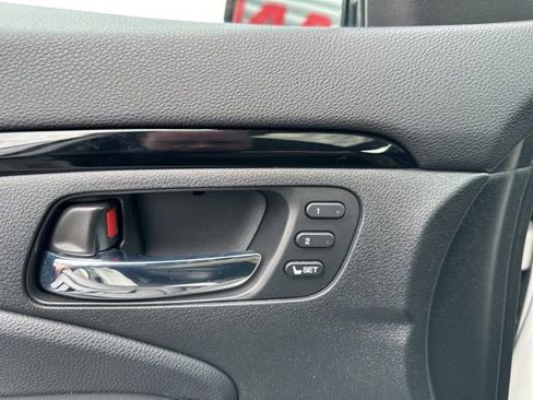 Used 2018 Honda Pilot Touring image 18