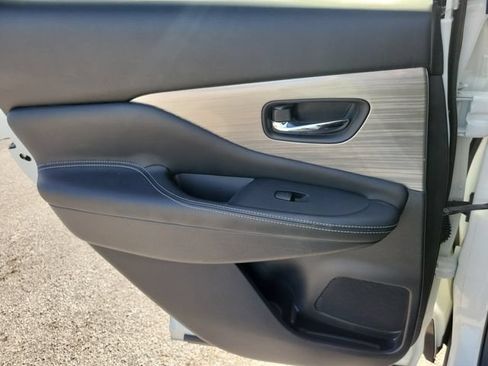 Used 2018 Nissan Murano S FWD image 14