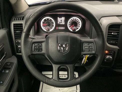 Used 2015 RAM 1500 Express RWD image 14