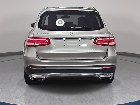 Used 2019 Mercedes-Benz GLC 300 4MATIC image 6