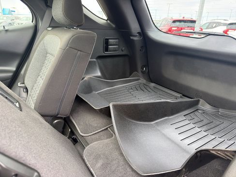 Used 2023 Chevrolet Equinox LT image 35