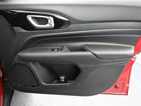 New 2026 Jeep Compass Latitude image 17