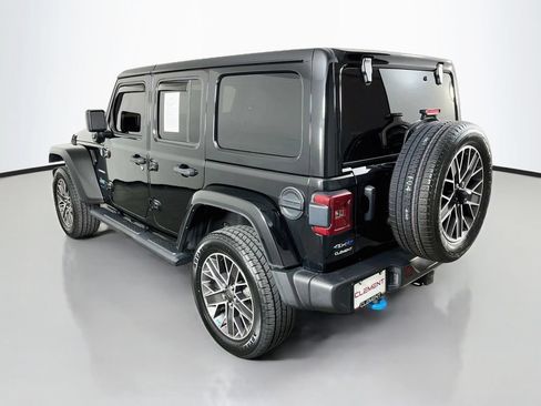 Used 2023 Jeep Wrangler Unlimited Sahara w/ Cold Weather Group AWD/4WD image 8
