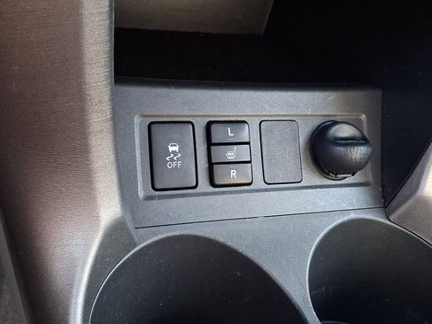 Used 2010 Toyota RAV4 Limited AWD/4WD image 24