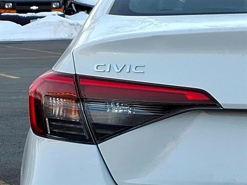 Used 2023 Honda Civic Sport image 11