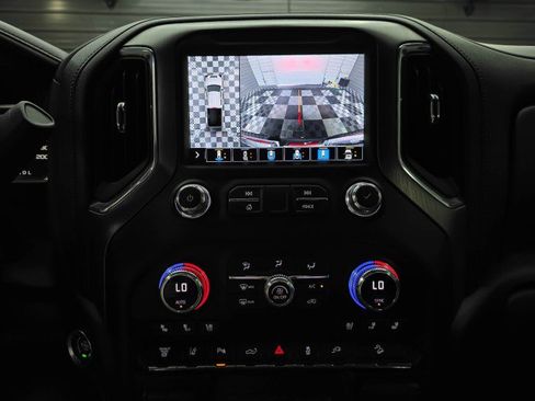Used 2022 GMC Sierra 2500 Denali AWD/4WD image 30