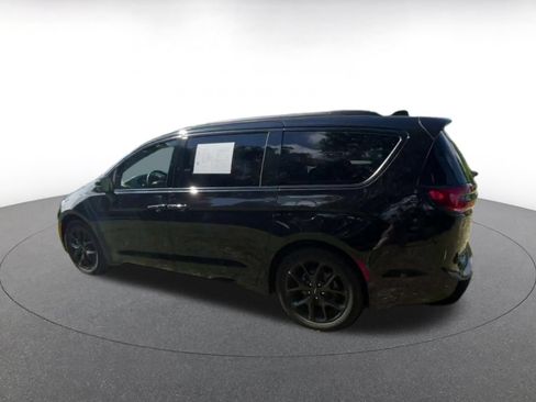 Used 2025 Chrysler Pacifica Limited FWD image 9