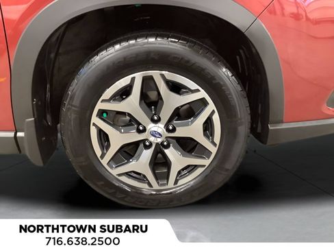 Used 2023 Subaru Forester Premium AWD/4WD image 25