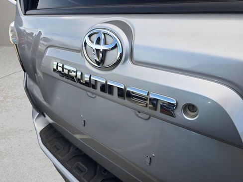 Used 2016 Toyota 4Runner SR5 Premium image 16