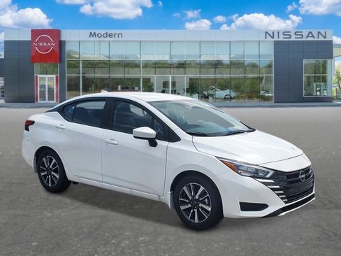 New 2025 Nissan Versa SV w/ Trunk Package FWD image 2
