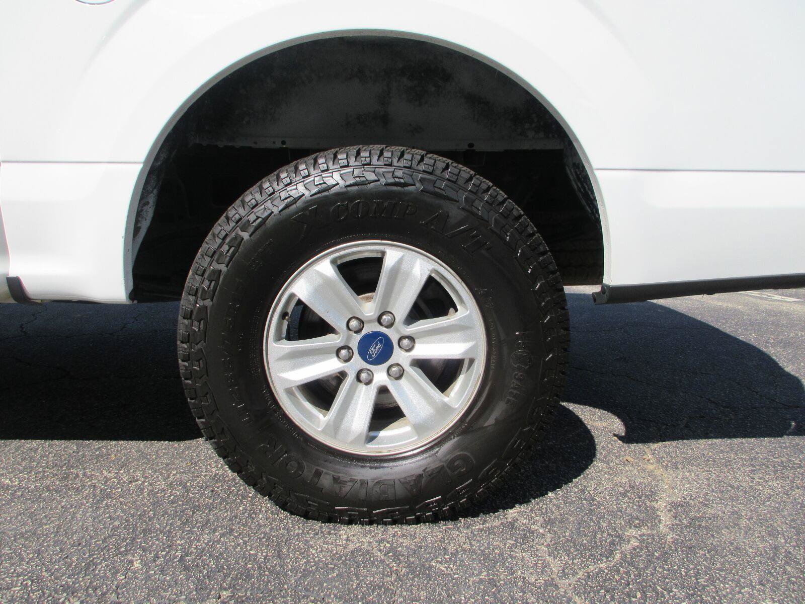 Used 2017 Ford F150 XLT AWD/4WD image 22