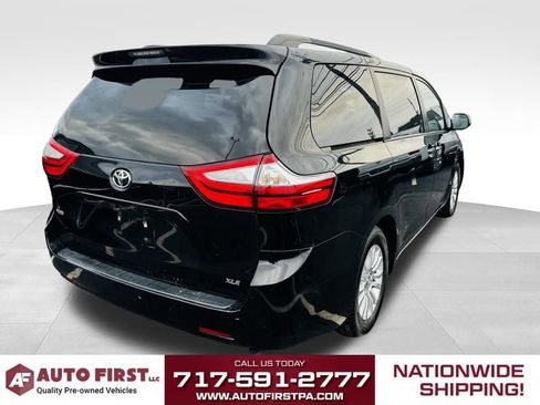 Used 2016 Toyota Sienna XLE image 3