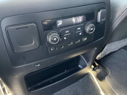 Used 2018 Chevrolet Tahoe Premier AWD/4WD image 11