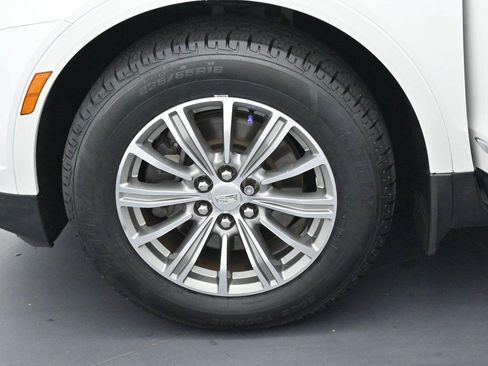Used 2017 Cadillac XT5 Luxury w/ Driver Awareness Package FWD image 41
