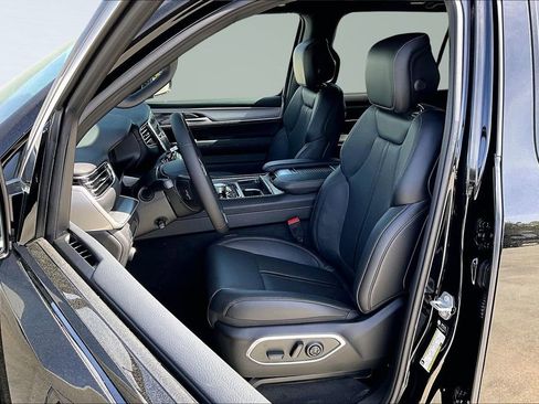 New 2026 Jeep Grand Wagoneer 2WD w/ 8-Passenger Seating Package image 3