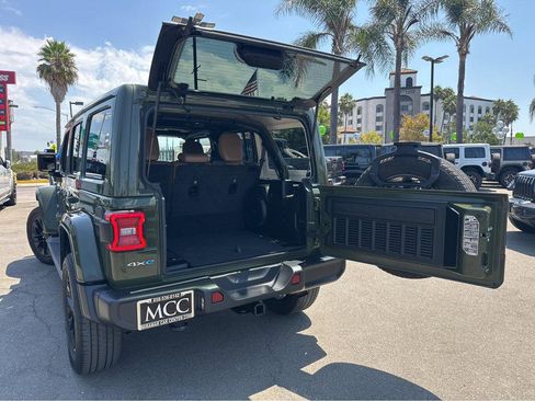 Used 2021 Jeep Wrangler Unlimited Sahara w/ Cold Weather Group image 38