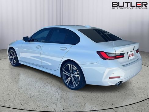 Certified 2023 BMW 330i xDrive Sedan w/ Premium Package AWD/4WD image 4