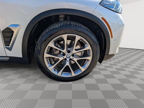 Used 2024 BMW X5 xDrive40i w/ Premium Package AWD/4WD image 9
