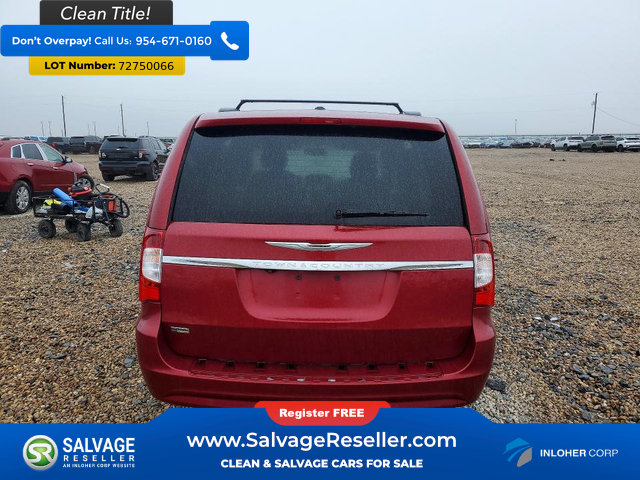 Used 2013 Chrysler Town & Country Touring FWD image 8