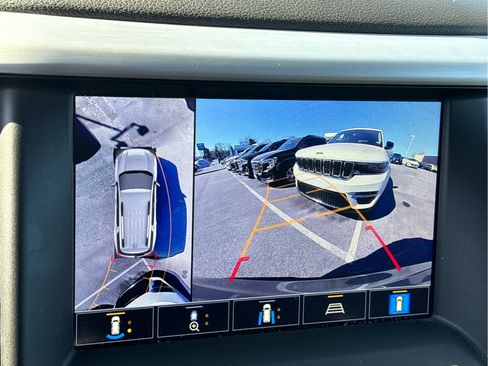 Certified 2023 GMC Acadia SLT w/ Elevation Edition image 23