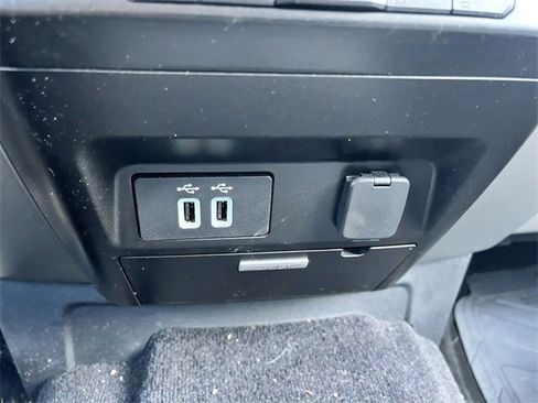 Used 2017 Ford F150 Lariat image 19