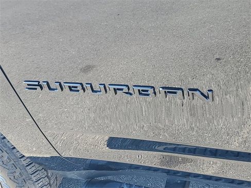 Used 2024 Chevrolet Suburban Z71 w/ Luxury Package image 29