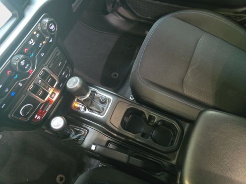 Used 2023 Jeep Wrangler Unlimited Rubicon 4xe AWD/4WD image 22
