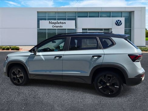 New 2026 Volkswagen Taos SE FWD image 6