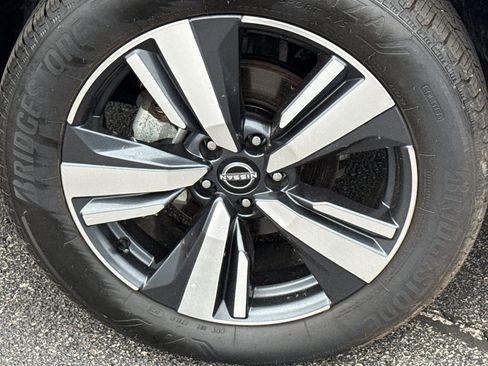 Certified 2023 Nissan Rogue SL w/ SL Premium Package image 9