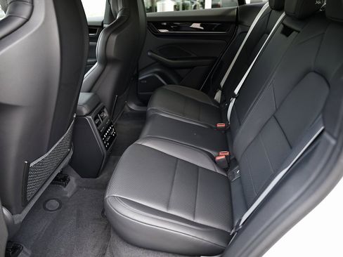 New 2025 Porsche Macan Electric image 27