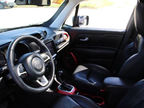 Used 2021 Jeep Renegade Trailhawk w/ Sun & Sound Group AWD/4WD image 19