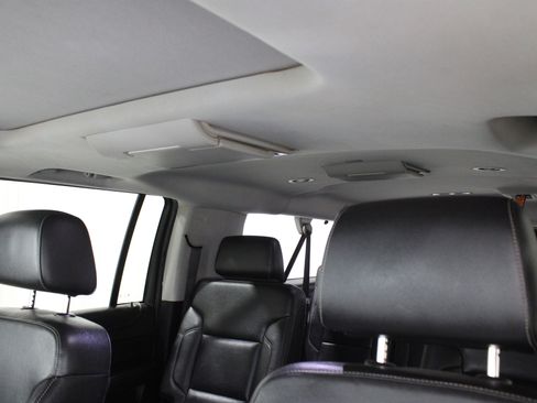 Used 2020 Chevrolet Suburban Premier image 30