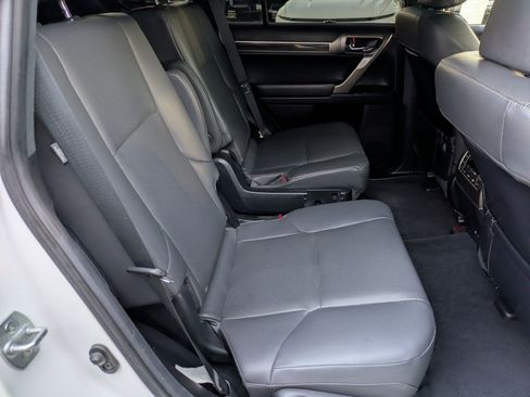 Used 2020 Lexus GX 460 Premium image 26