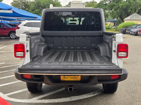 Used 2023 Jeep Gladiator Sport AWD/4WD image 23